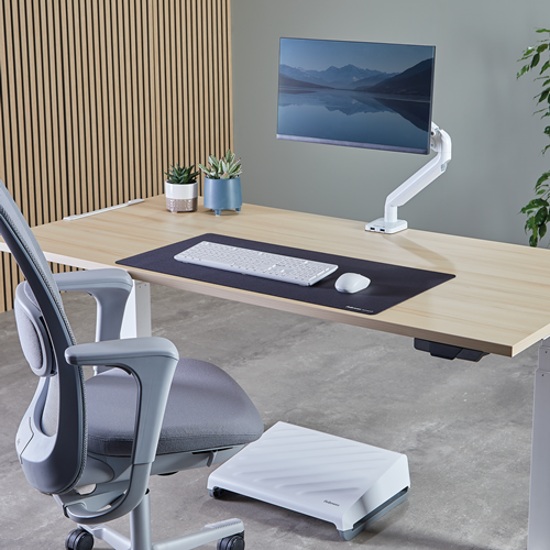 Breyta™ Desk Mat