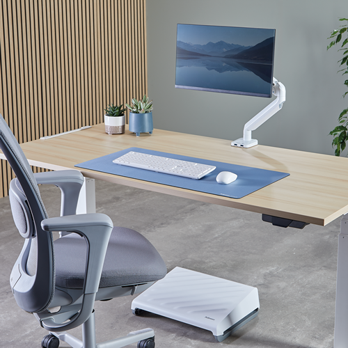 Breyta™ Desk Mat