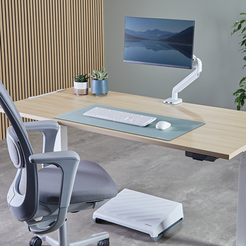 Breyta™ Desk Mat
