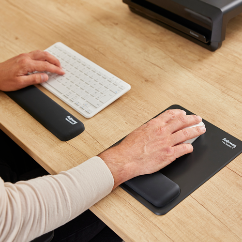 Breyta™ Mousepad Wrist Rest
