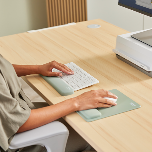 Breyta™ Mousepad Wrist Rest